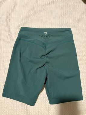 Teal High-Waist Bike Shorts with Ruched Back